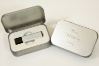 Le pack de 4 coffrets oval + clé USB 2go gravé avec votre texte (rajouter à votre prestation)